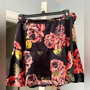 SO mini skirt size medium